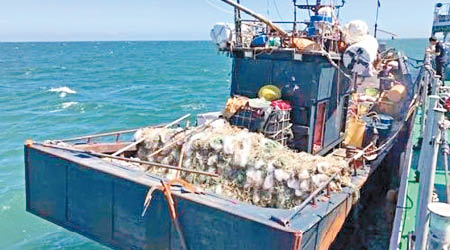 南韓警方扣押中國漁船。