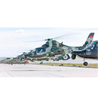 解放軍<br>中方派出的直9型直升機。