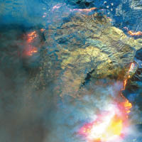 從衞星圖片可見天堂鎮周邊火勢之廣。（美聯社圖片）