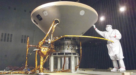 探測器洞察號將搜集數據供科學家研究火星的內部情況。（美聯社圖片）