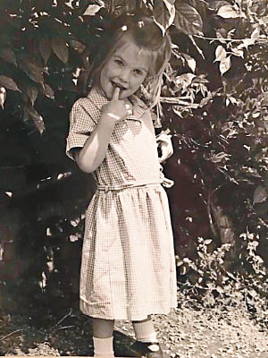 姬蒂上載的黑白童年照（圖）被指與夏洛特出奇地相似。（互聯網圖片）