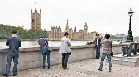 英國以往吸引不少中國商人申請投資移民簽證。（資料圖片）