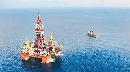 中國被指在東海架設平台開採油氣。（資料圖片）