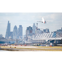 城市機場旁<br>城市機場是英國交通樞紐。
