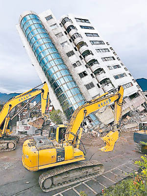 去年花蓮地震致大樓倒塌。