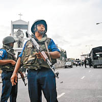 士兵加強科倫坡的保安。
