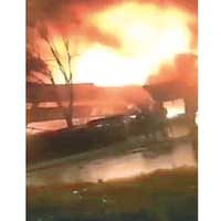 台州<br>有廠房突然起火，火勢猛烈。