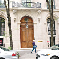 受害人稱多次出入愛潑斯坦於曼哈頓的豪宅。