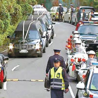 車隊自三軍總醫院懷德廳出發。（中時電子報圖片）