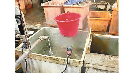 台灣台南市一間電鍍廠偷排未經處理的電鍍廢水。