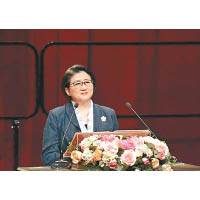 雷倩批評當局藉《政黨法》解散婦聯會。