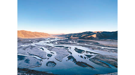 研究員用新方法估算青藏高原湖泊蒸發量。