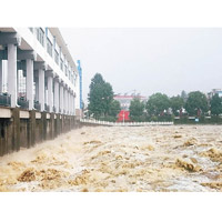 王家壩：淮河水位超標，需要開閘洩洪。