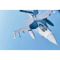 美軍F16戰機飛往黑海參加聯合演習。