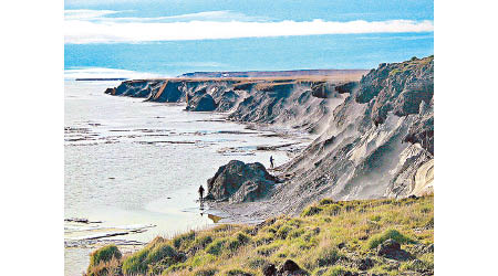 史前洞熊遺骸在利亞霍夫群島（圖）被發現。