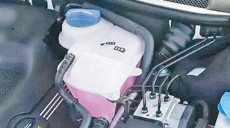 三元乙丙橡膠可製汽車水箱。