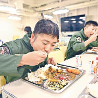 不同基地都有獨家咖喱配方。