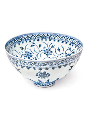 瓷碗是明初永樂帝時期的手工藝品。