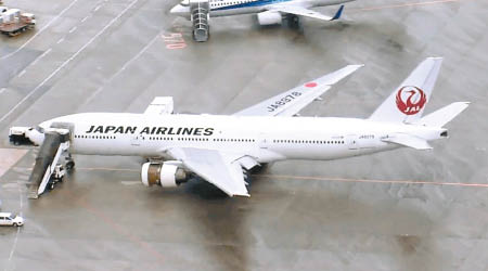日本航空停用波音777客機。