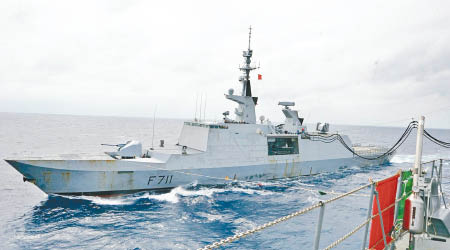 法國海軍護衞艦敍爾庫夫號亦參加演習。
