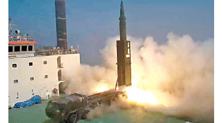 南韓試射玄武2C型地對地導彈。