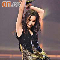 徐子珊「舞女」姿態殺入樂壇，奪得勁歌新人獎。