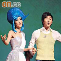 陳鍵鋒首次演舞台劇，在台上與李彩華對唱。