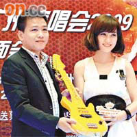 Kay在廣州的記者會上表示，會多唱國語歌配合內地歌迷。