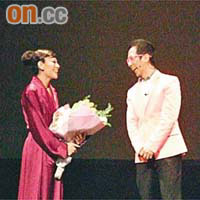 焦媛與張達明主演棟篤笑歌舞劇，觀眾反應熱烈。