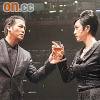 歐錦棠與陳法蓉在舞台上互鬥演技，贏得好評。