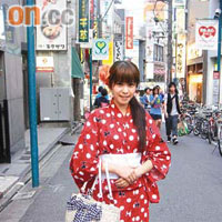 梁麗瑩去日本多次，買了不少和服，更於日本街頭扮日本妹呢！   