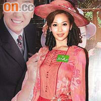 楊秀惠宣傳新劇一身淑女打扮。