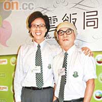 陳志雲與張衞健分屬校友，特登找來校服搞搞新意。