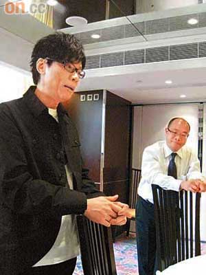陳志雲昨日由律師陪同受訪。
