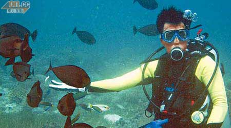 周子駒迷上潛水和海底攝影。