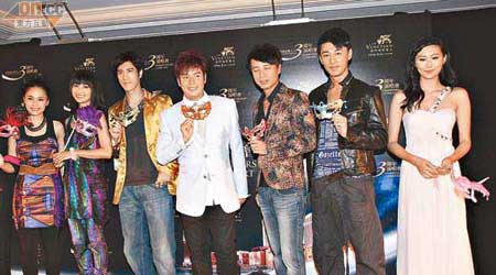 左起：Twins、王力宏、譚詠麟、李克勤、林峯及陳法拉專程到澳門開演唱會。