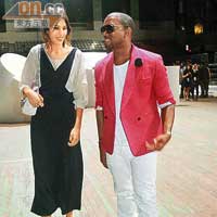Kanye West（右）與Alexa Chung大談時裝經。