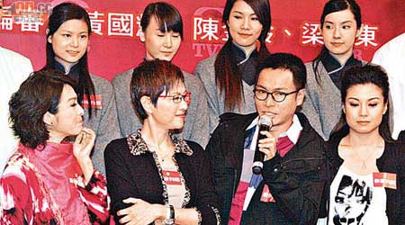米雪（左起）、廖安麗、郭晉安及廖碧兒出席新劇試造型。