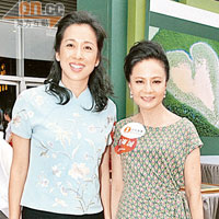 朱玲玲與信和集團商場推廣總經理蘇蔡潔蓮。