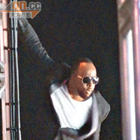 黑人歌手Wyclef表演為派對掀高潮。