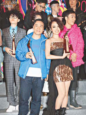 容祖兒與陳奕迅分別成為叱咤的大贏家，在慶功宴上興奮晒獎。