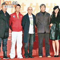 吳京（左二）與導演陳木勝（右二）等出席《新》片發布會。