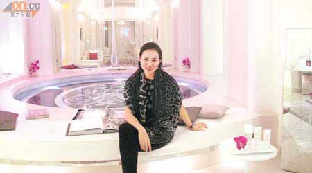 楊崢歎全巴黎獨有的Dior Spa，一次盛惠二千港元。