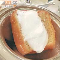 甜品Baba au Rhum