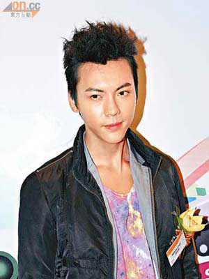 陳偉霆代表香港與其他亞洲藝人參加音樂比賽，心感榮幸。