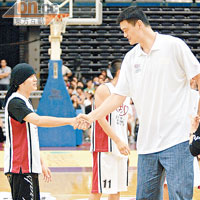 周杰倫與NBA球星非常有緣，去年曾與姚明合作慈善比賽。