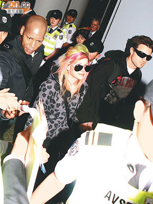 Avril帶埋男友來港開迷你演唱會。