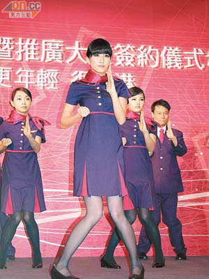 陳嘉桓昨出席航空活動宣傳，拒談林峯床照曝光。