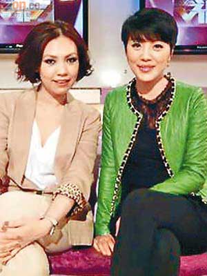 陳芷菁（右）訪問陳潔儀，讚她是個充滿愛的歌手。