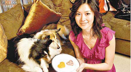 為了愛犬健康，葉翠翠平日會親手整狗餅。